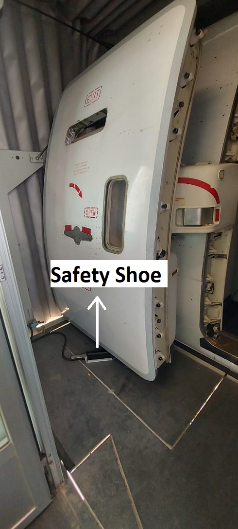 How Jet Bridge (or Passenger Boarding Bridge) Works?